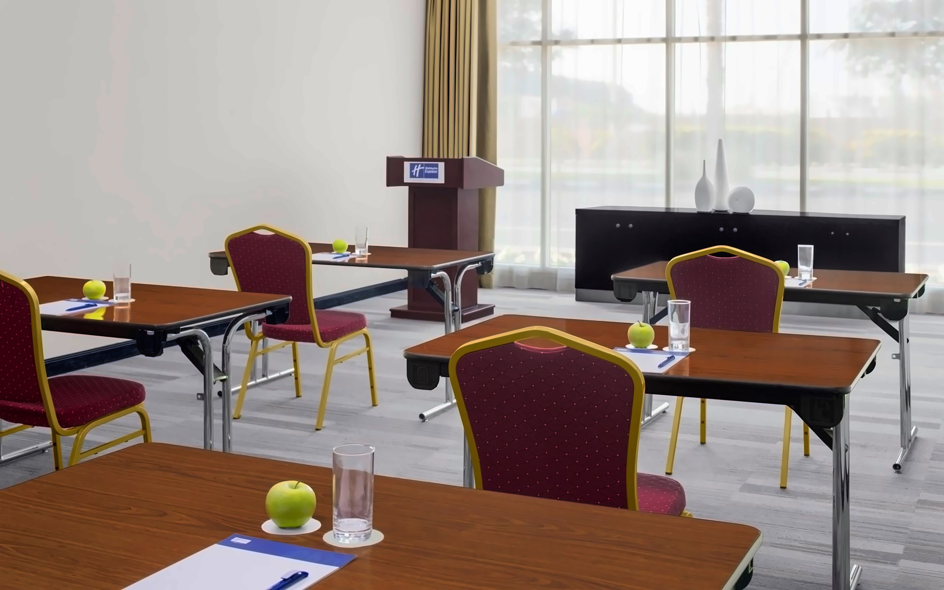 Holiday Inn Express Dubai, Jumeirah photo 17