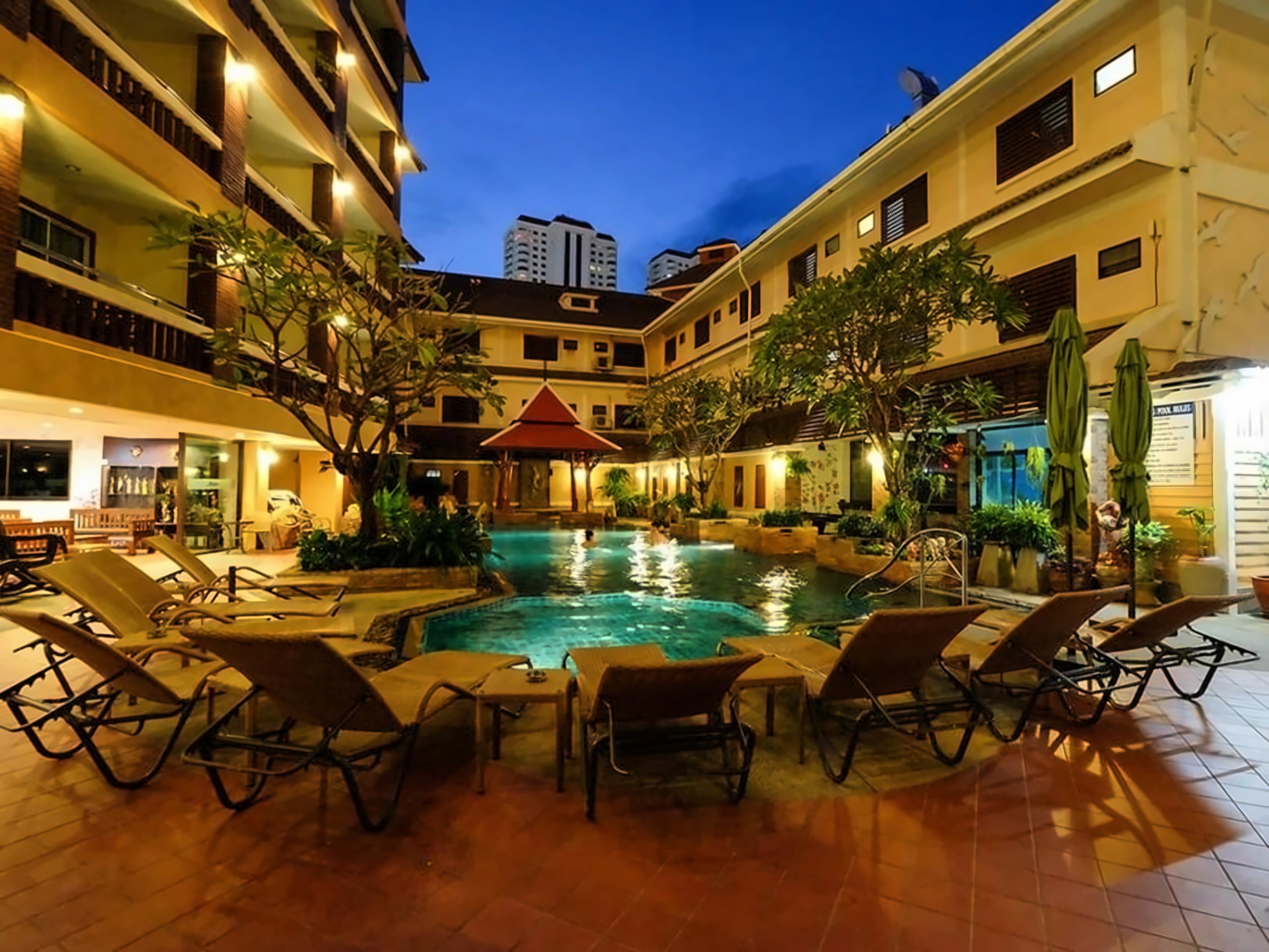 Aiyaree Place Hotel Poză 3