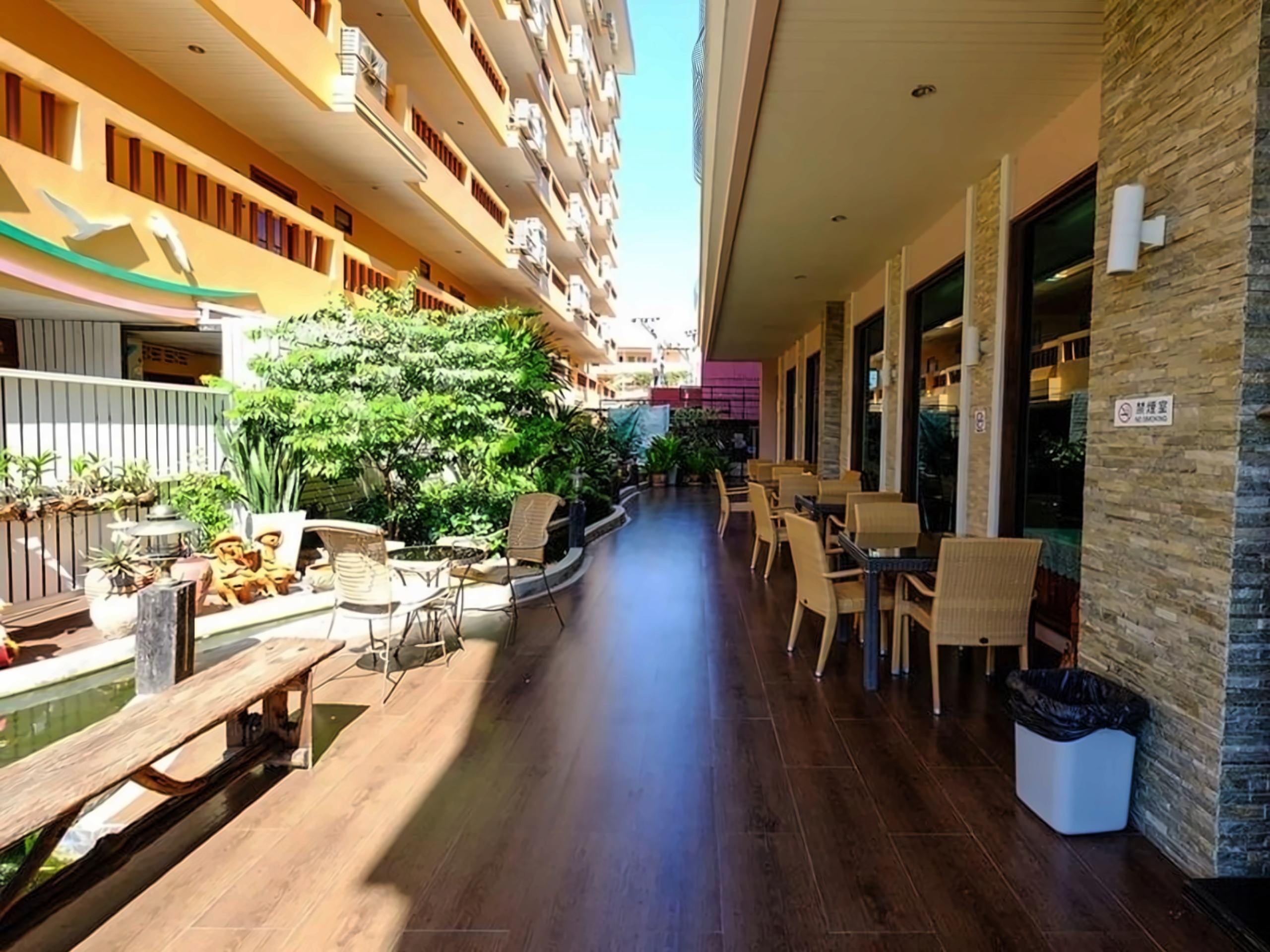 Aiyaree Place Hotel Poză 5