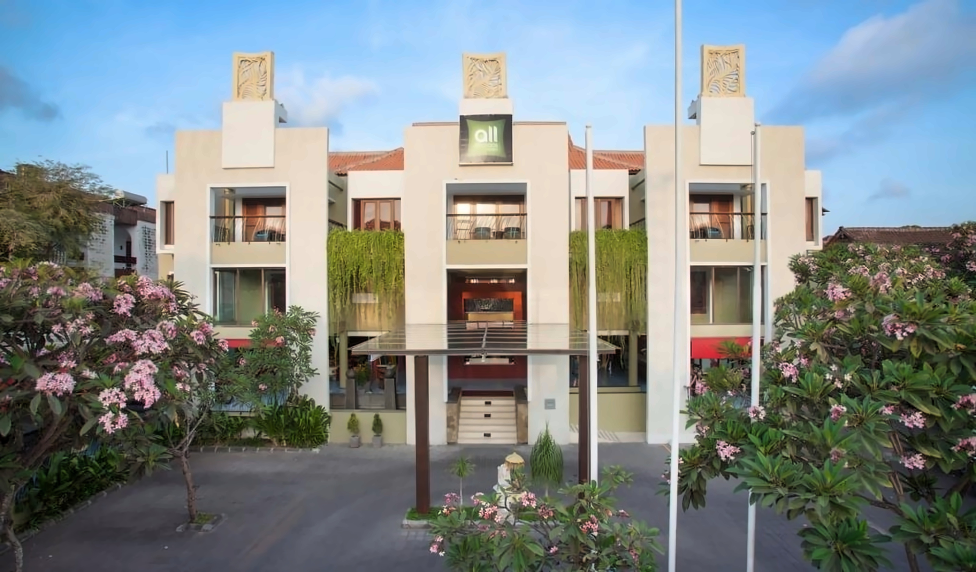 Ibis Styles Bali Legian photo 1