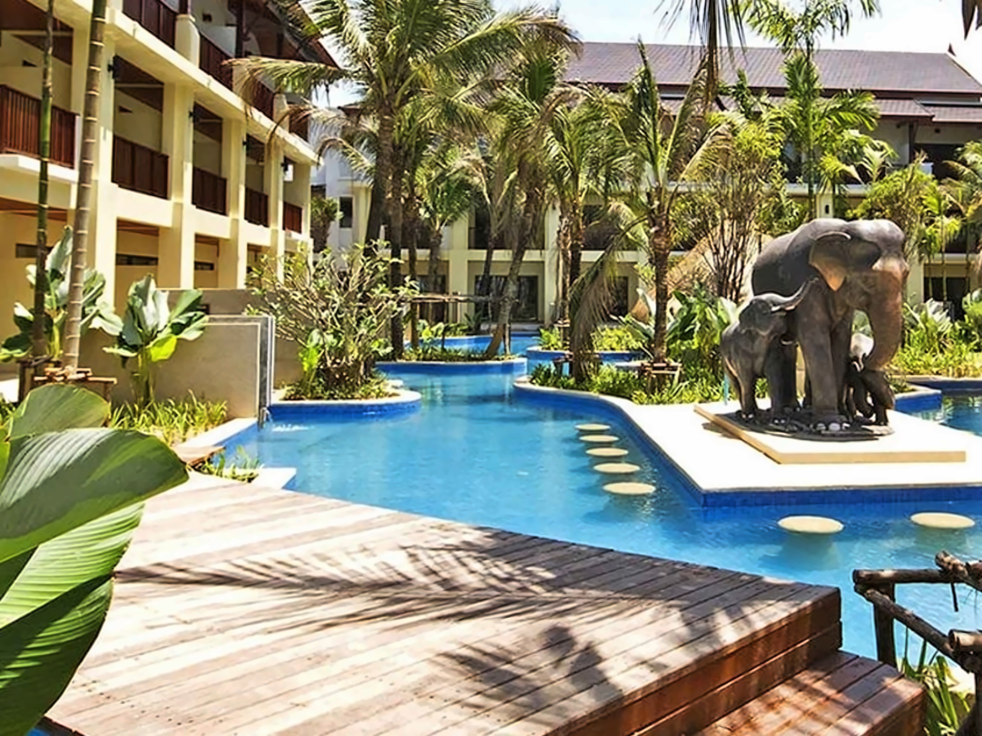 Apsara Beachfront Resort & Villas photo 1