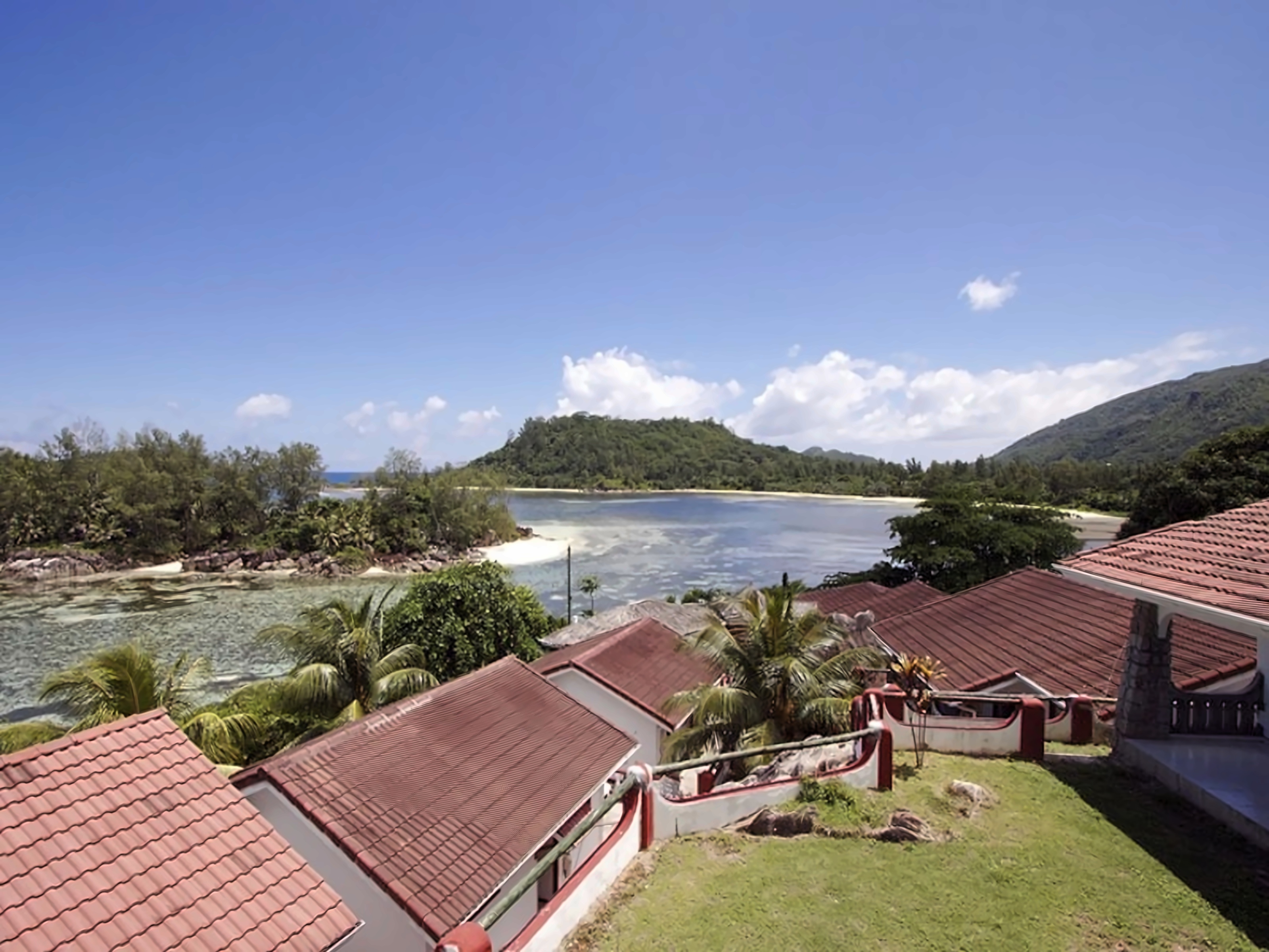 EDEN'S HOLIDAY VILLAS pilt 5