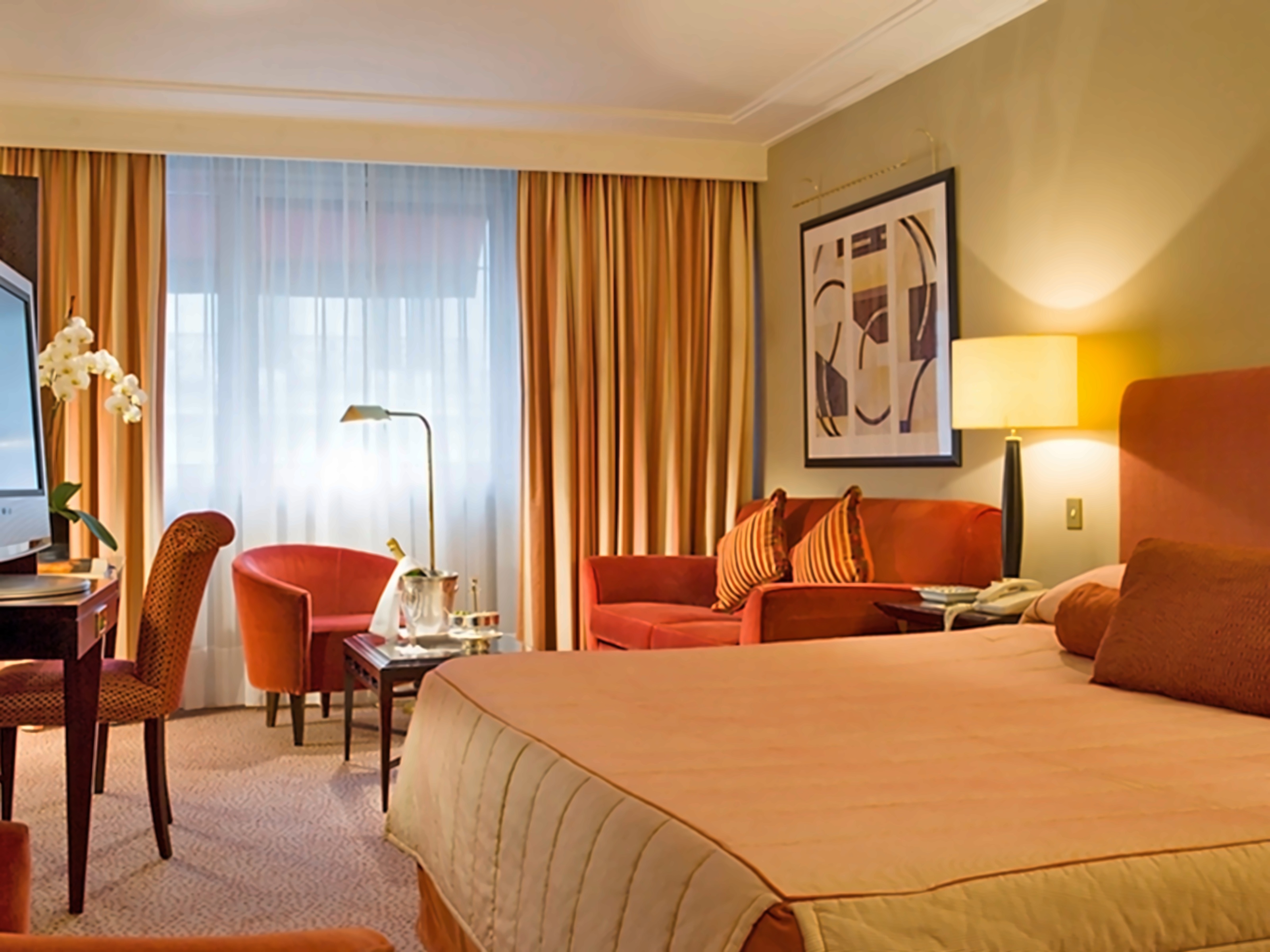 Warwick Paris photo 10