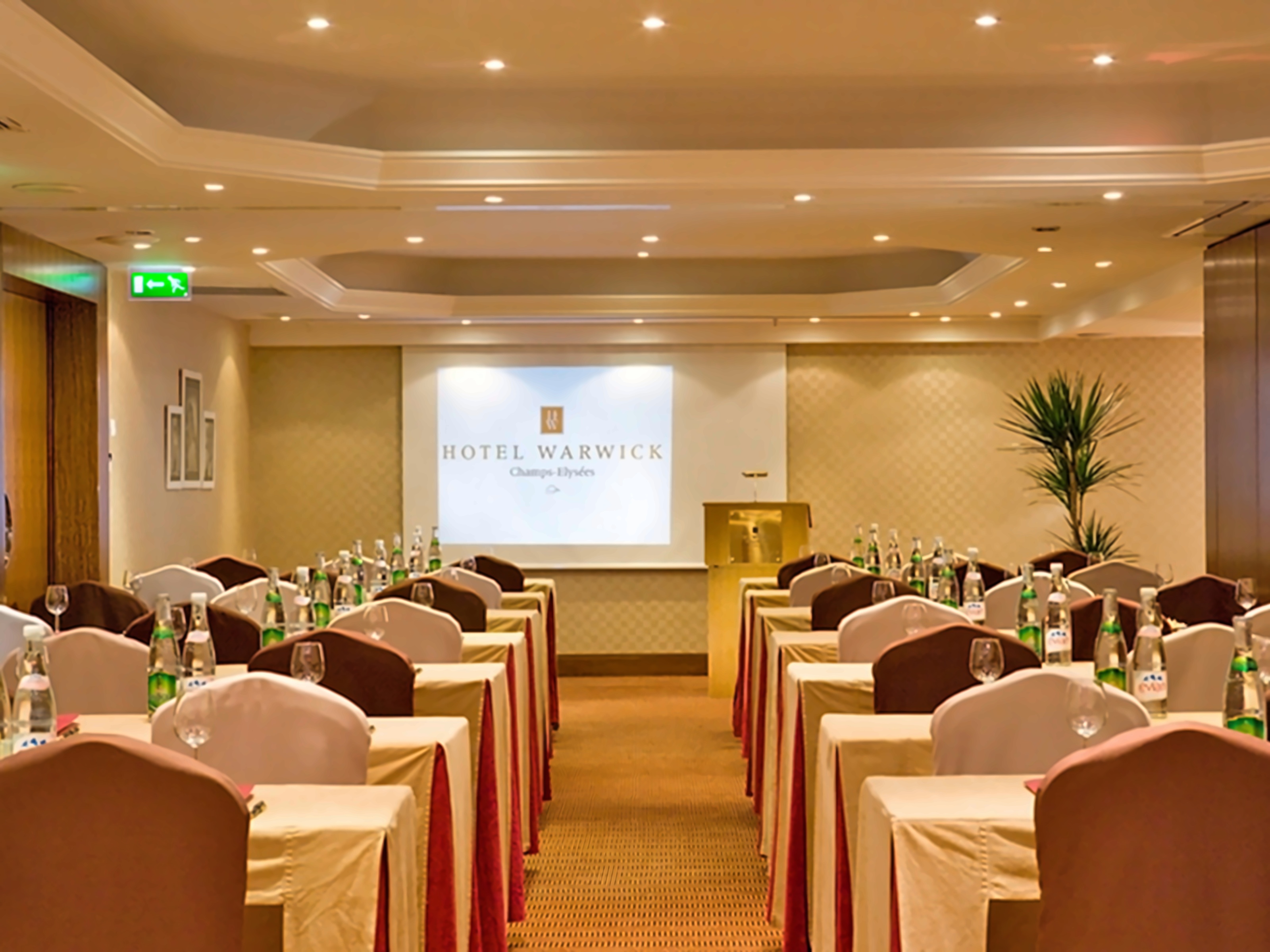 Warwick Paris photo 3