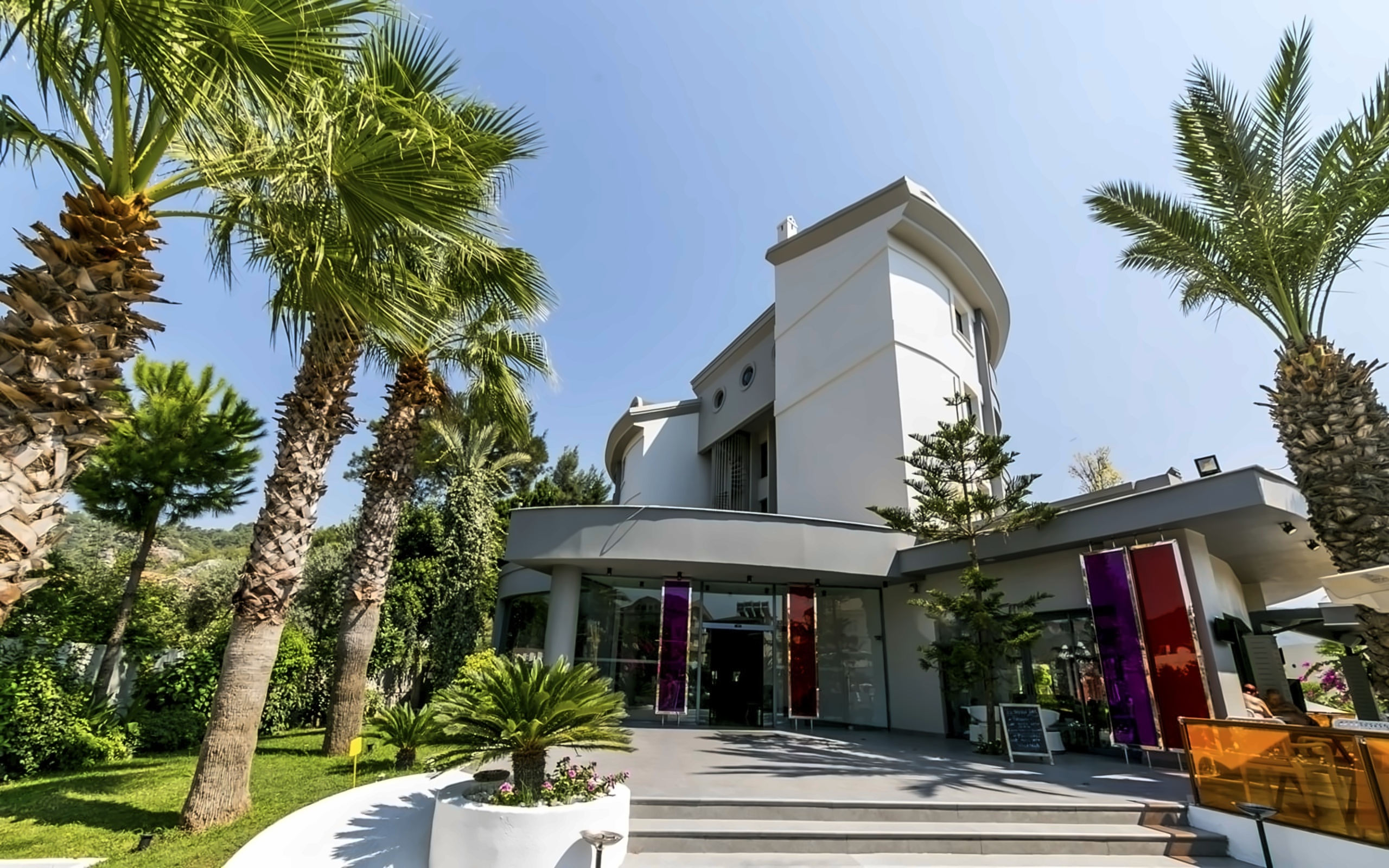 Cosmopolitian Resort Hotel photo 1