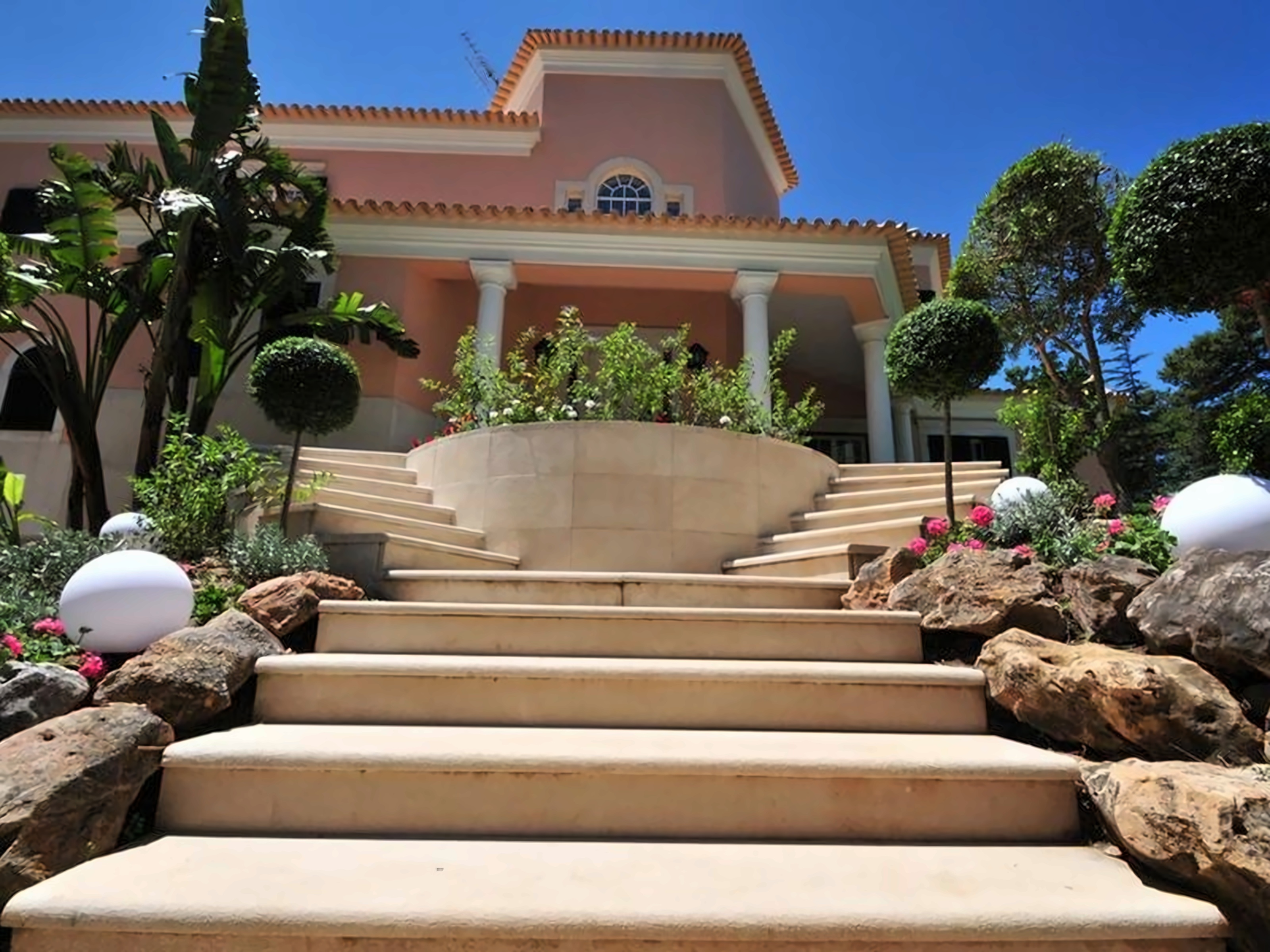 The Charm Of Cascais pilt 1
