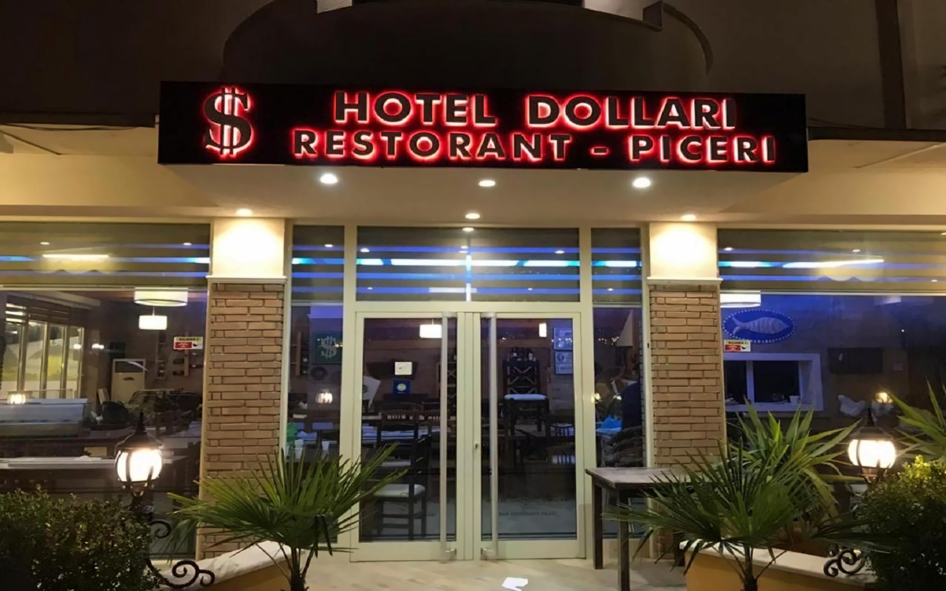 Dollari Poză 7