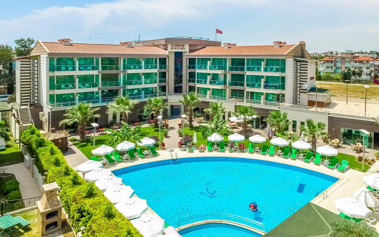 Lowe Hotel Side pilt 3