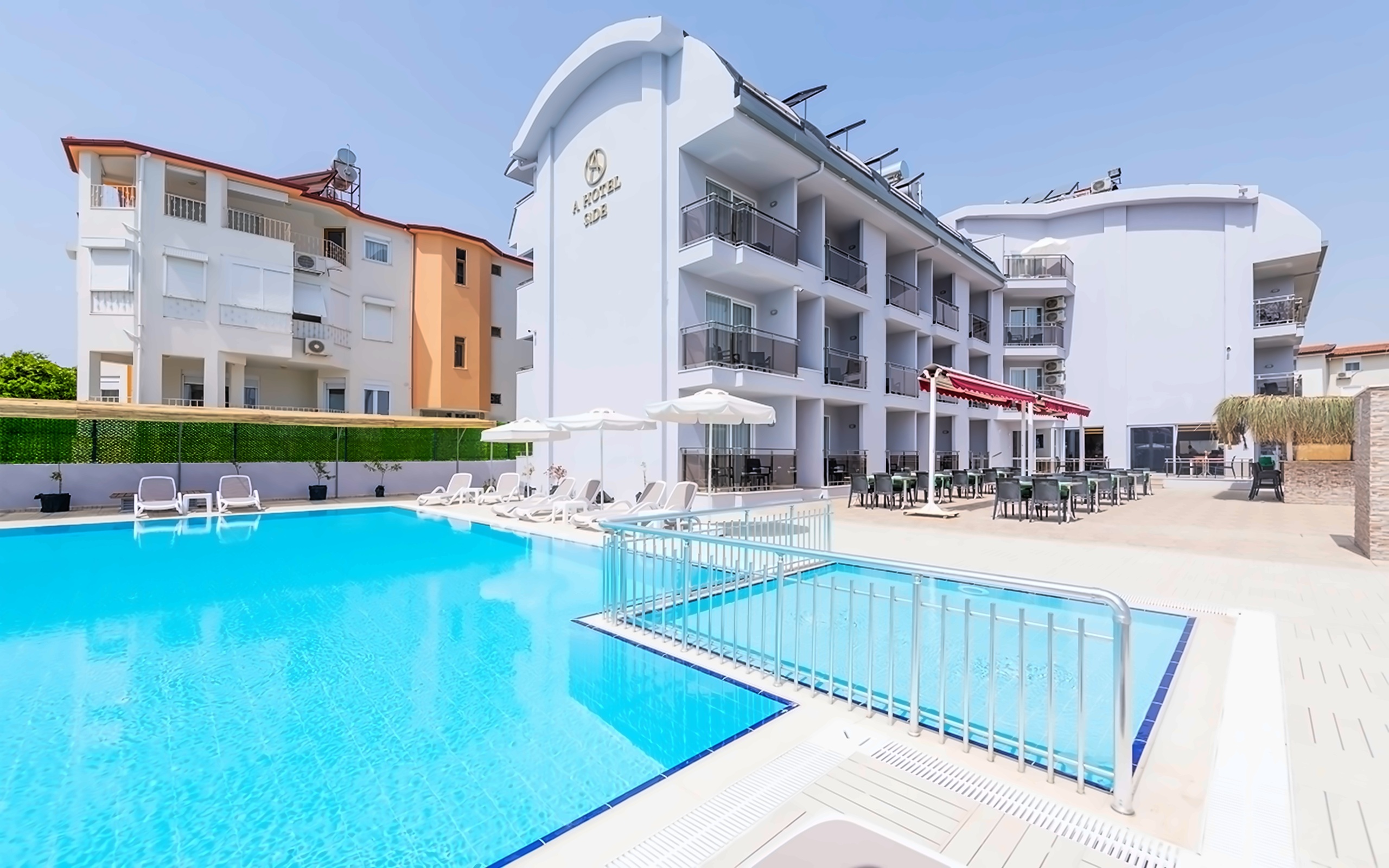 A Hotel Side pilt 1