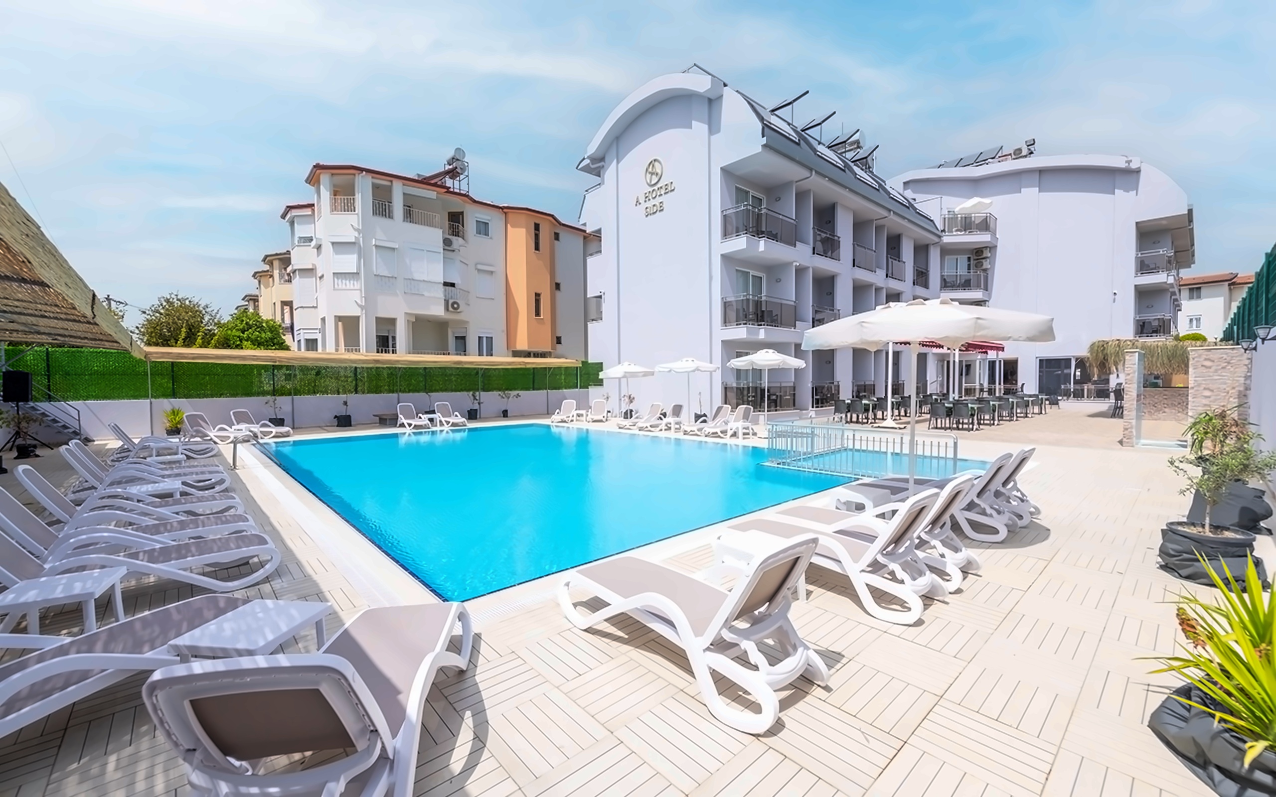 A Hotel Side pilt 4