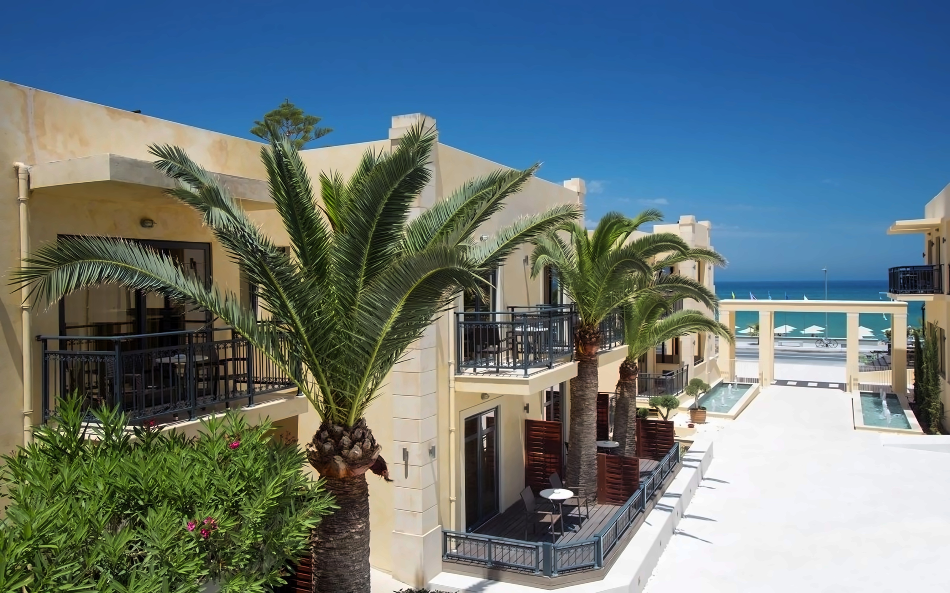 Atlantis Beach Hotel pilt 1