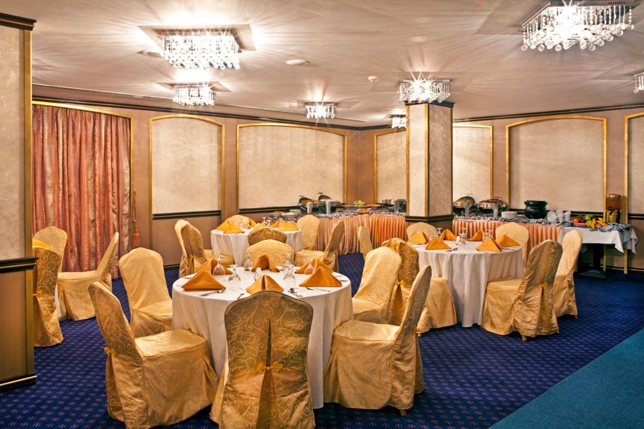 Landmark Riqqa Hotel photo 5