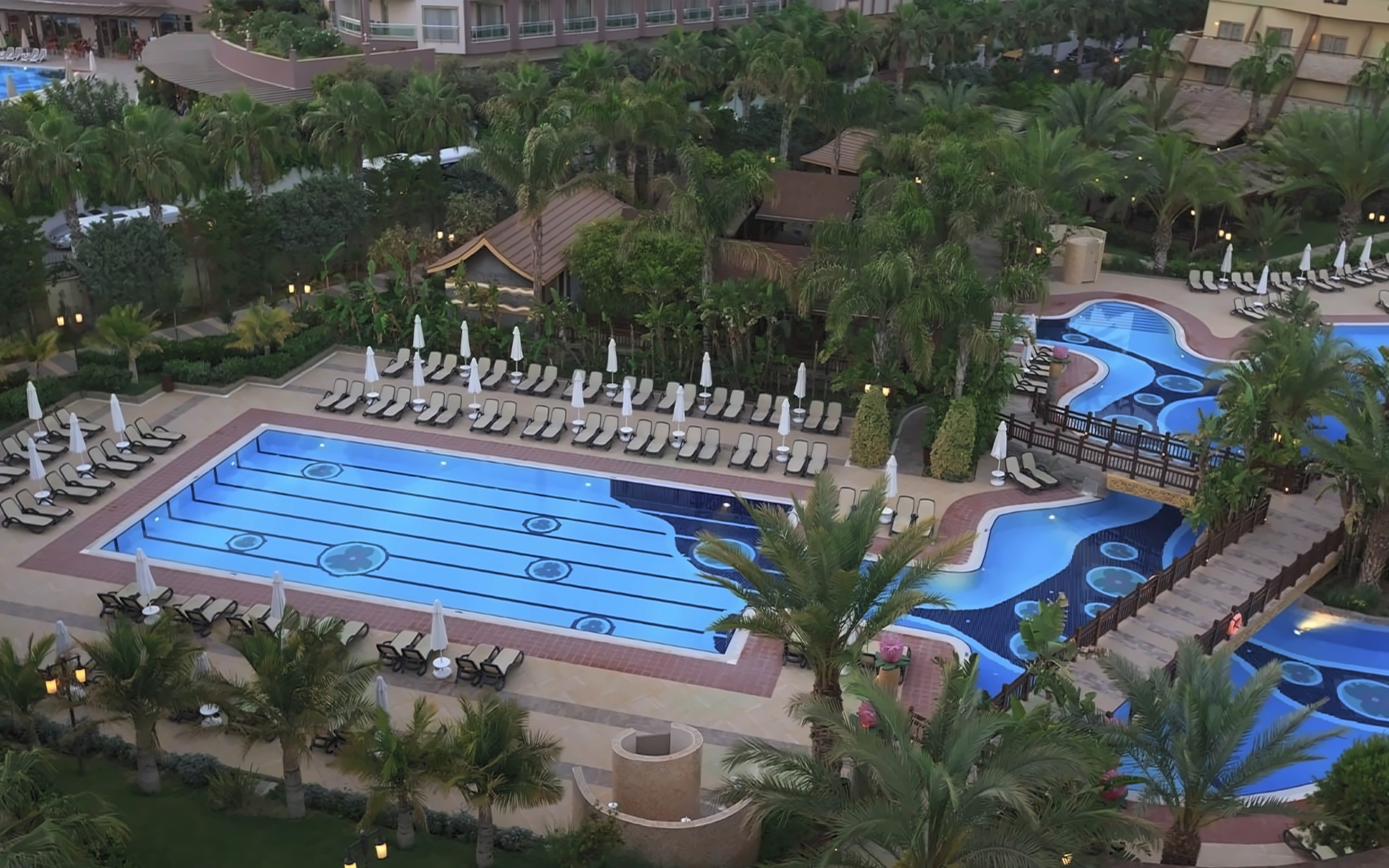 Royal Dragon Hotel photo 7