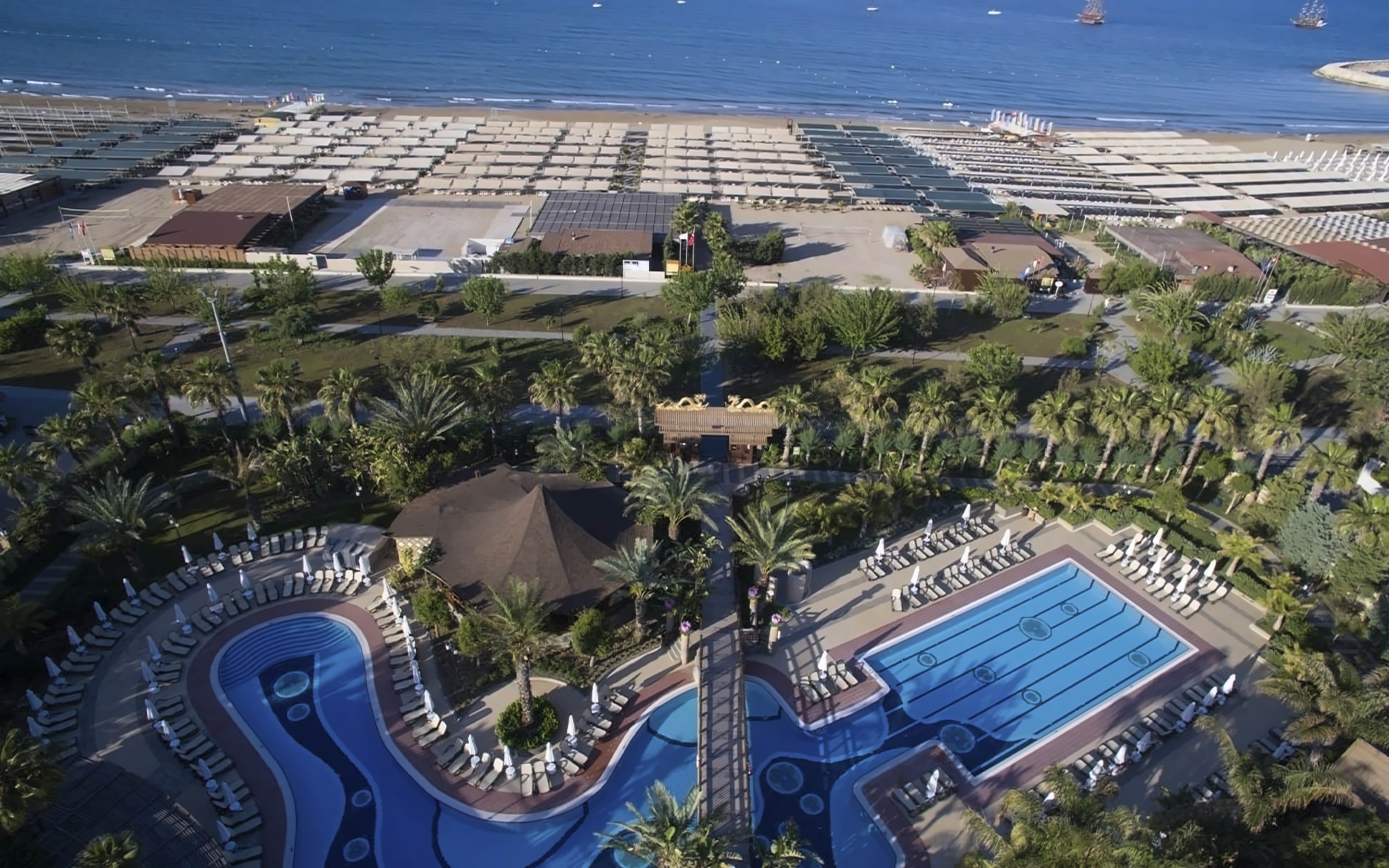 Royal Dragon Hotel photo 3