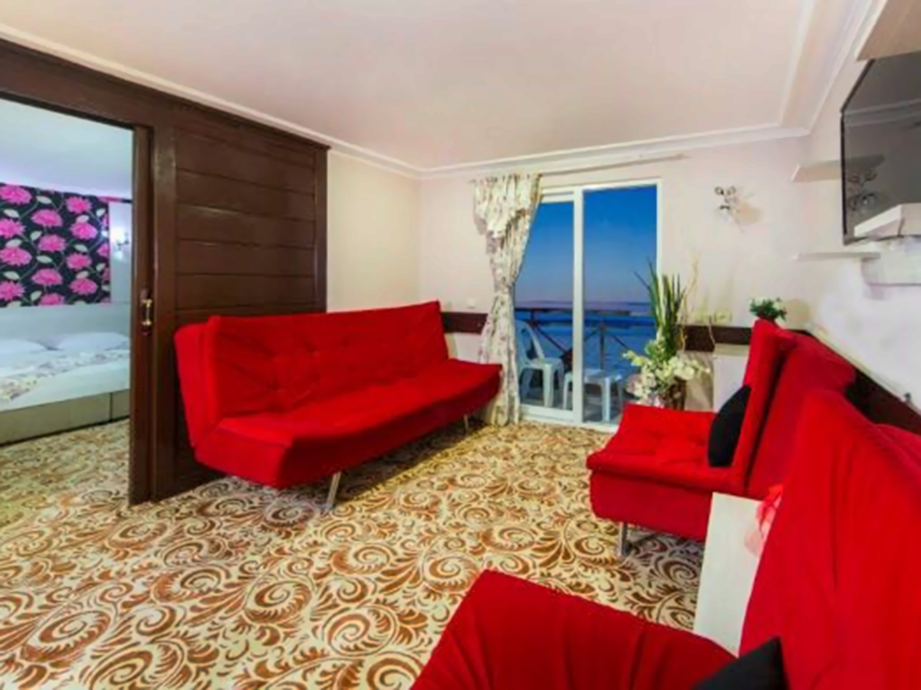 Avalon Beach Hotel photo 6