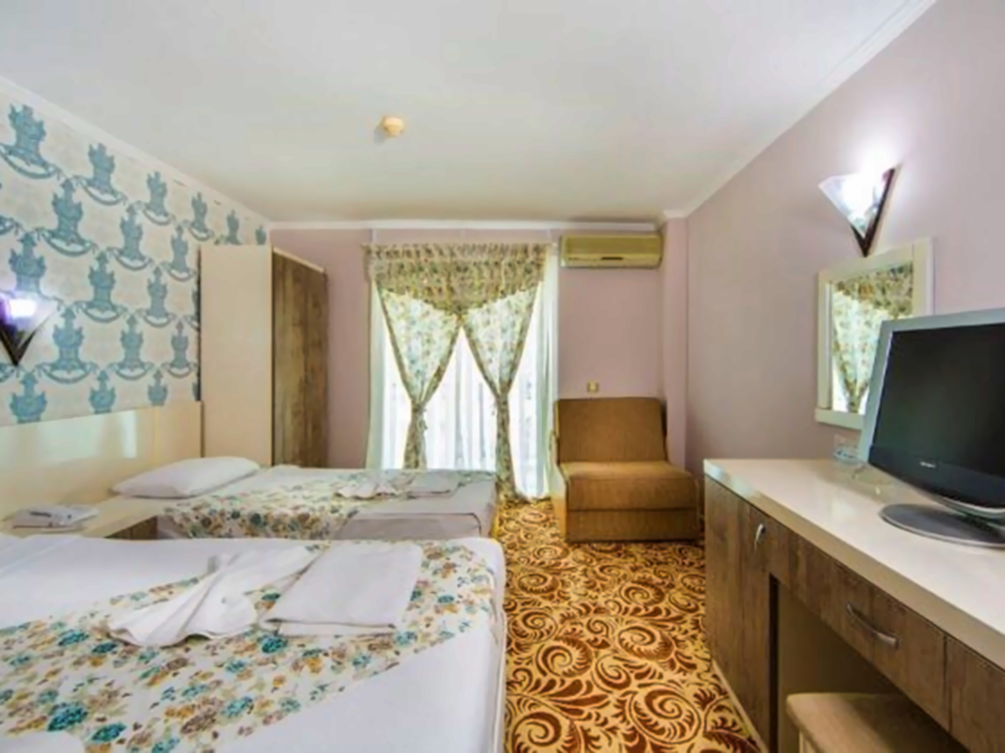 Avalon Beach Hotel photo 5