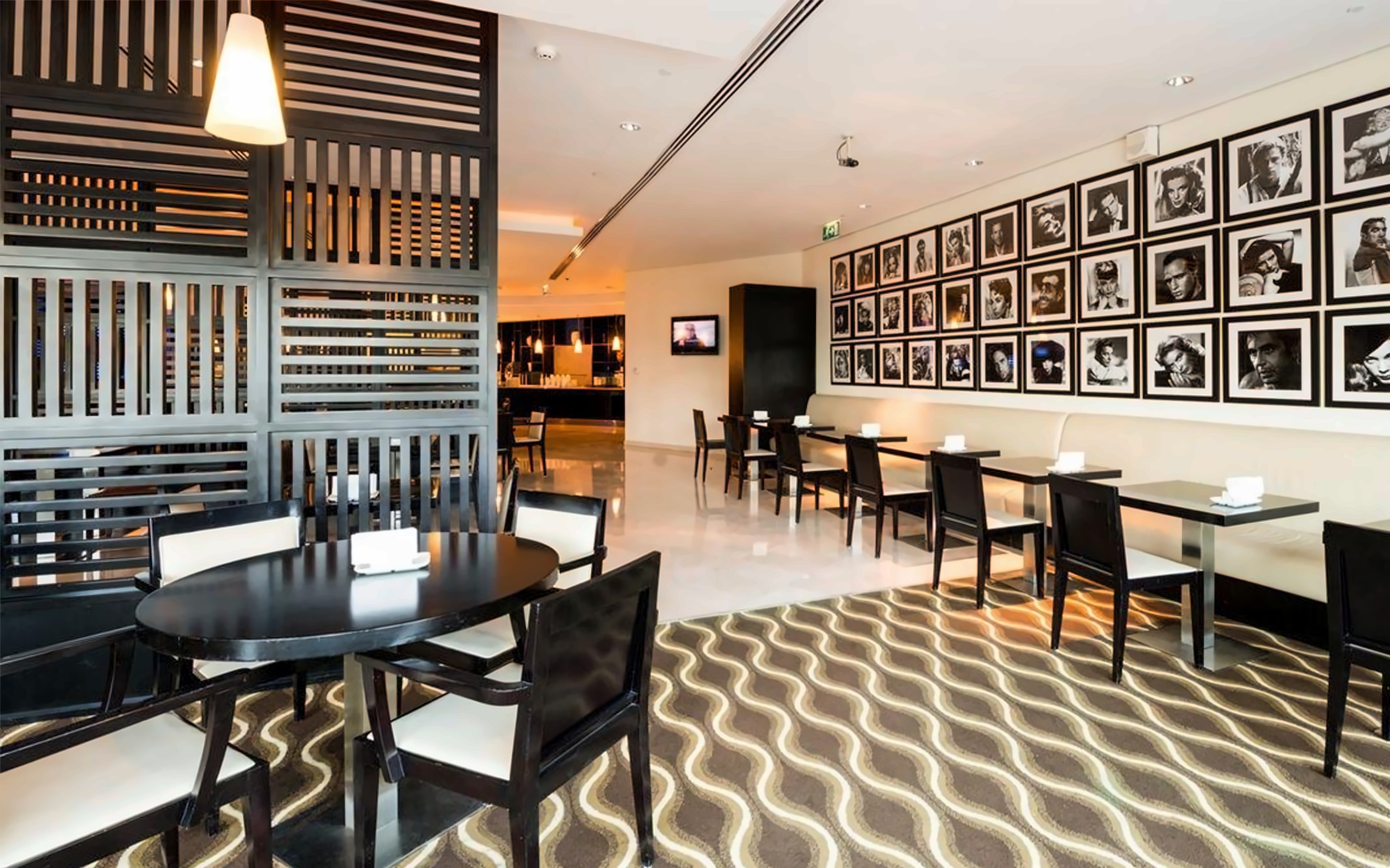 Holiday Inn Express Dubai Airport pilt 2