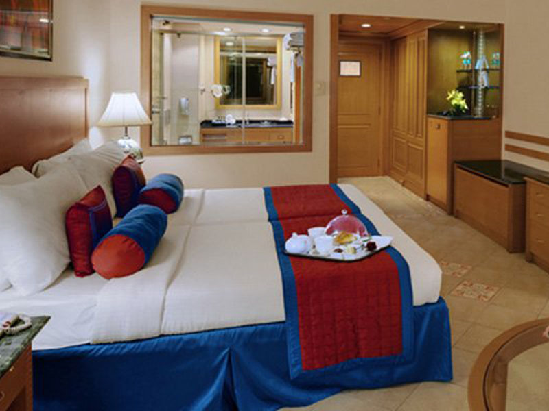 DELUXE ROOM