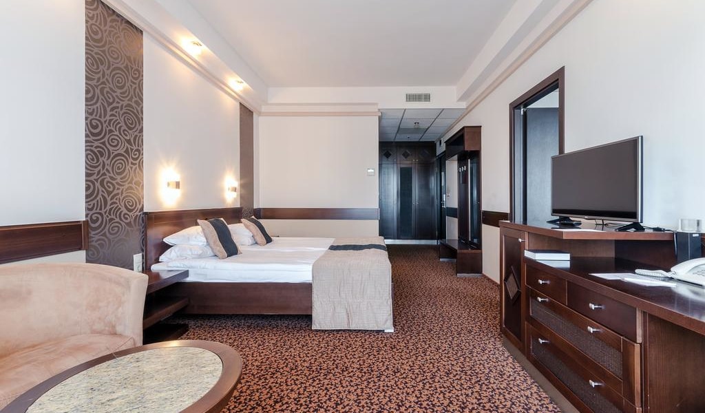 Premium Family Room