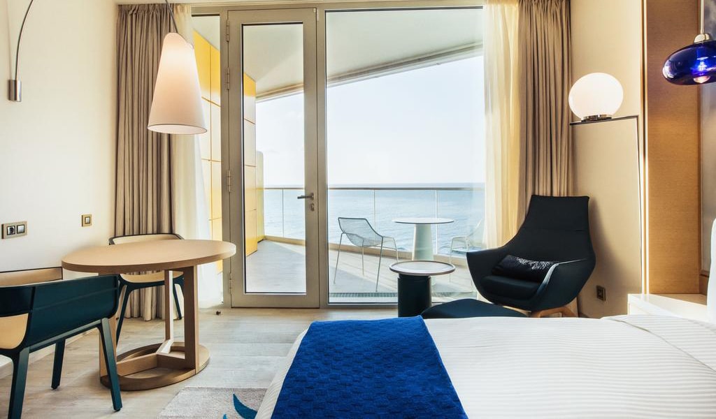 Deluxe King Room