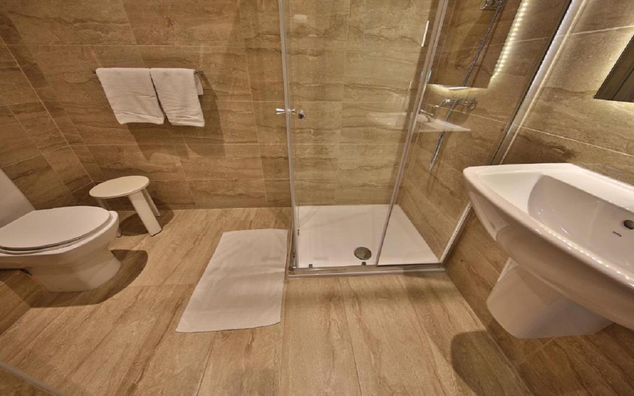 Twin Room with City View