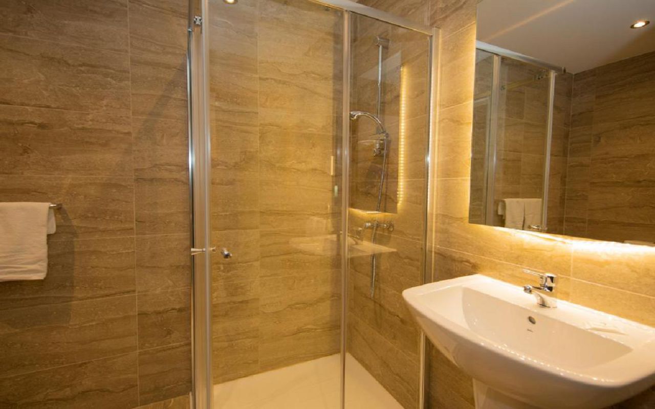 Twin Room with City View
