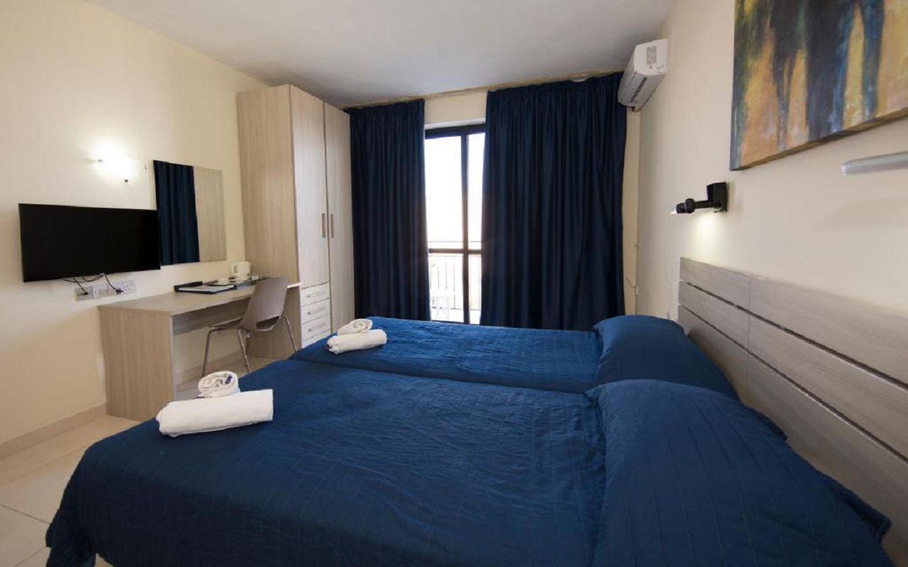 Twin Room with City View