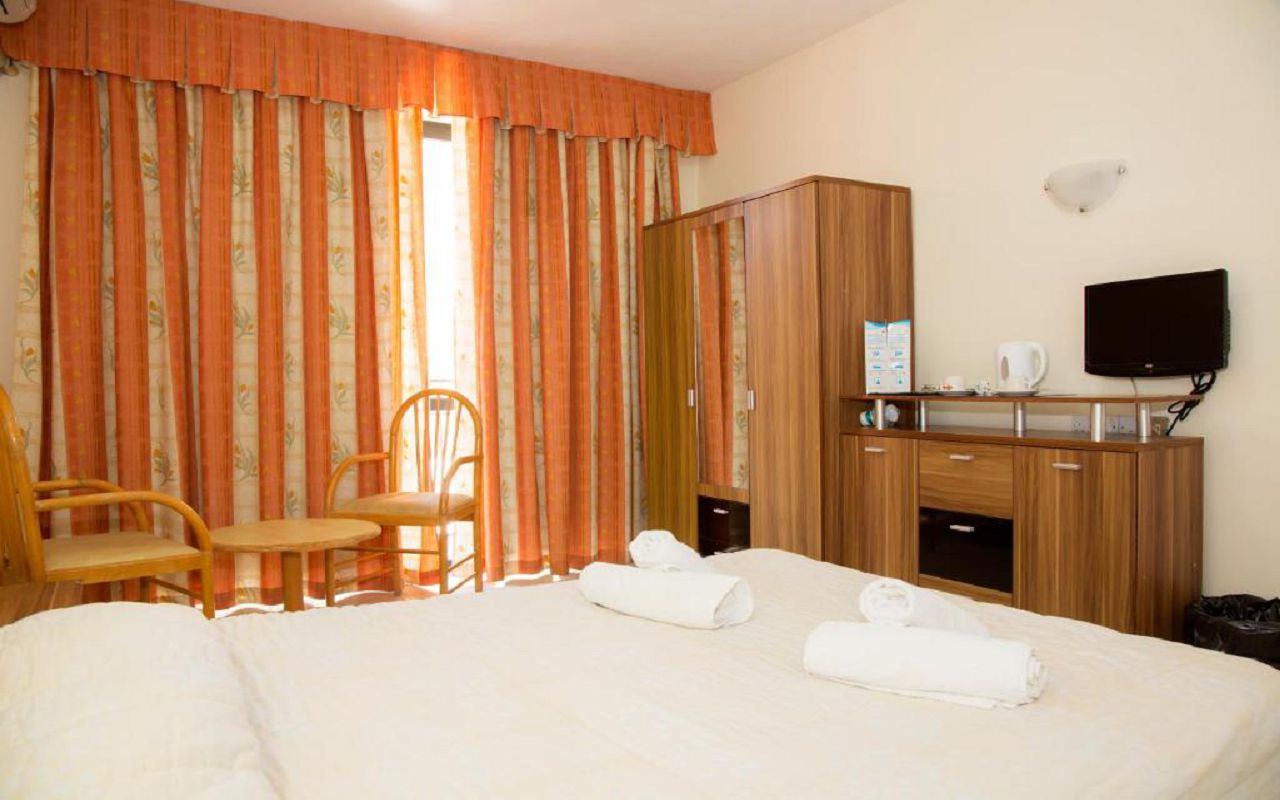 Double or Twin Room with Sea View