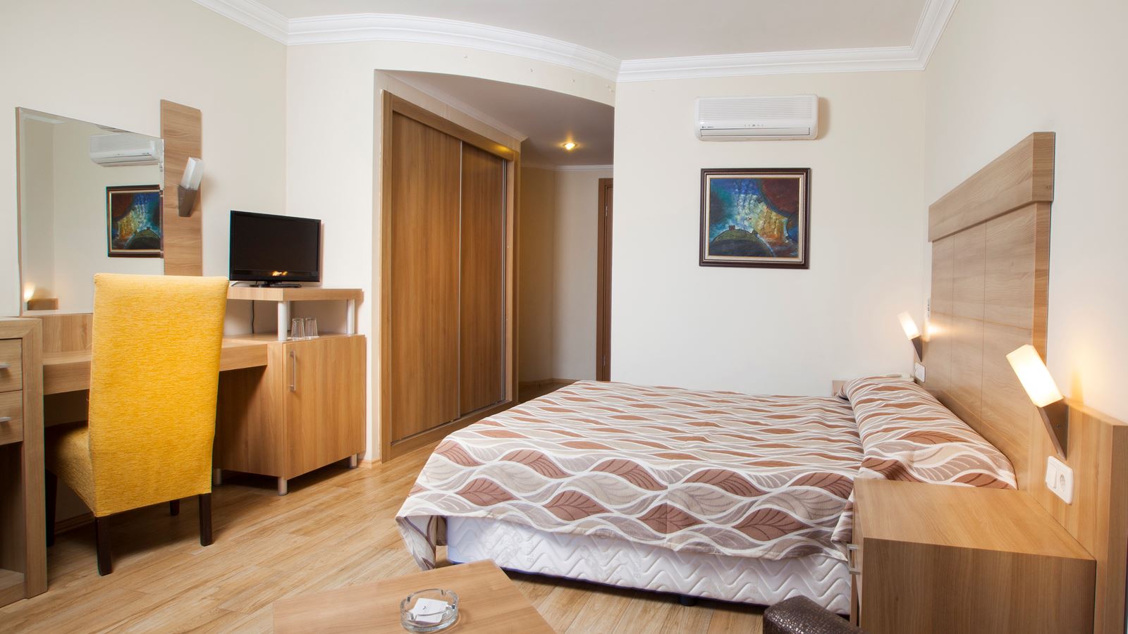 Economy Room
