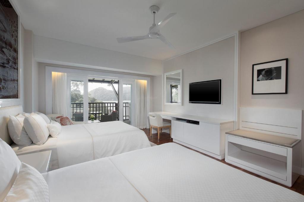 Guest room Partial ocean view king/twin