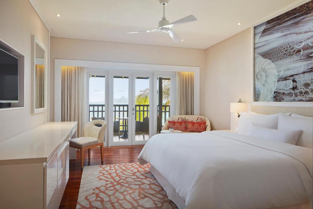 Guest room ocean view king/twin