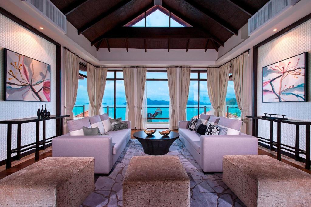 5 Bedroom Villa