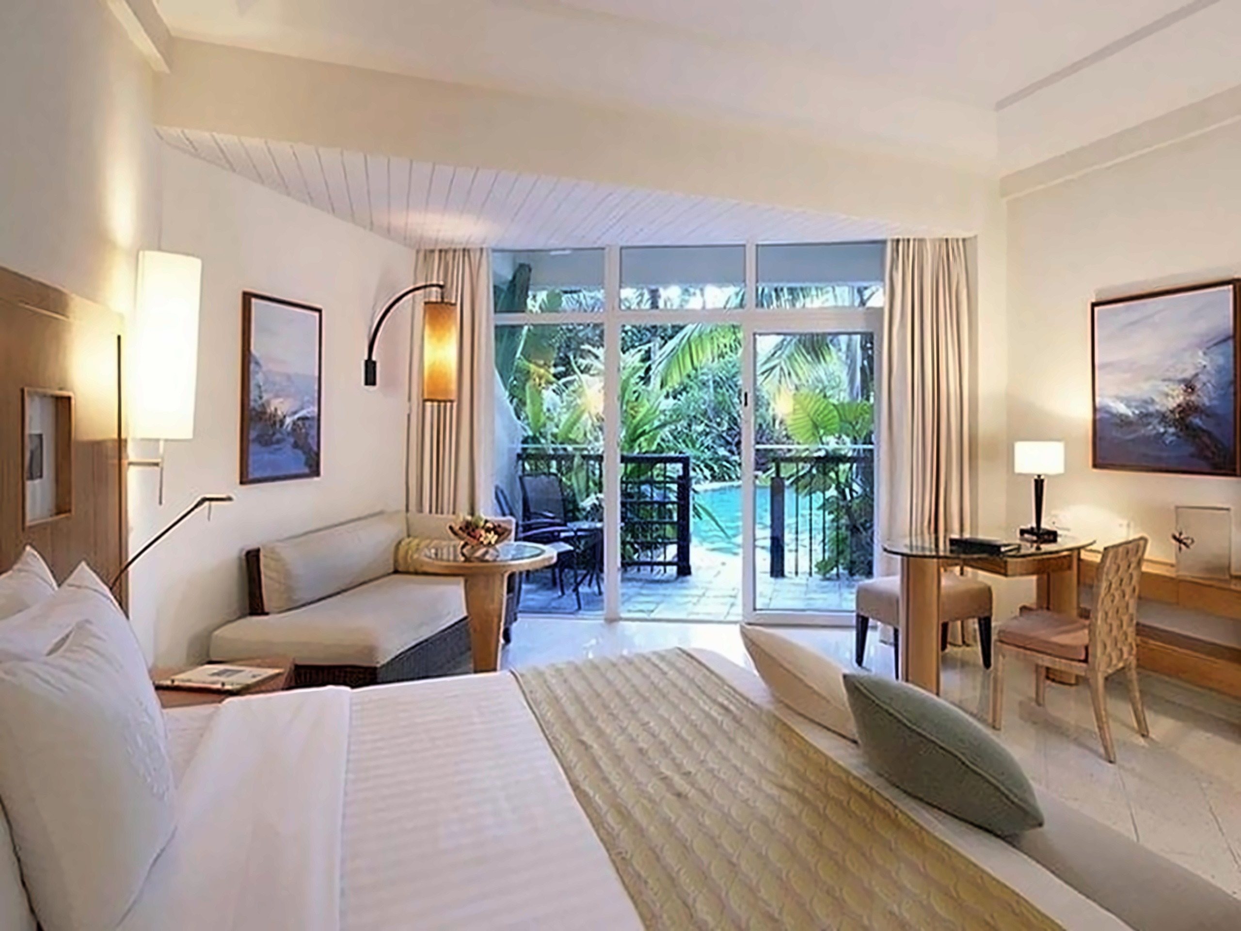 Grand Deluxe Laguna