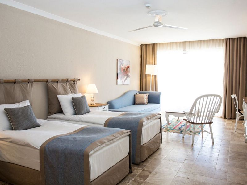 Side Sea View Standard Room
