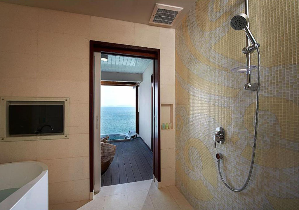 Premier suite on water