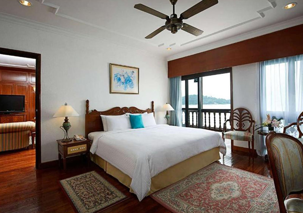 Two bedroom suite on water