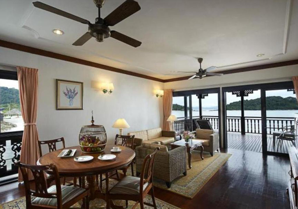 Two bedroom suite on water