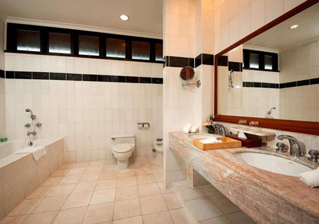 Two bedroom suite on water