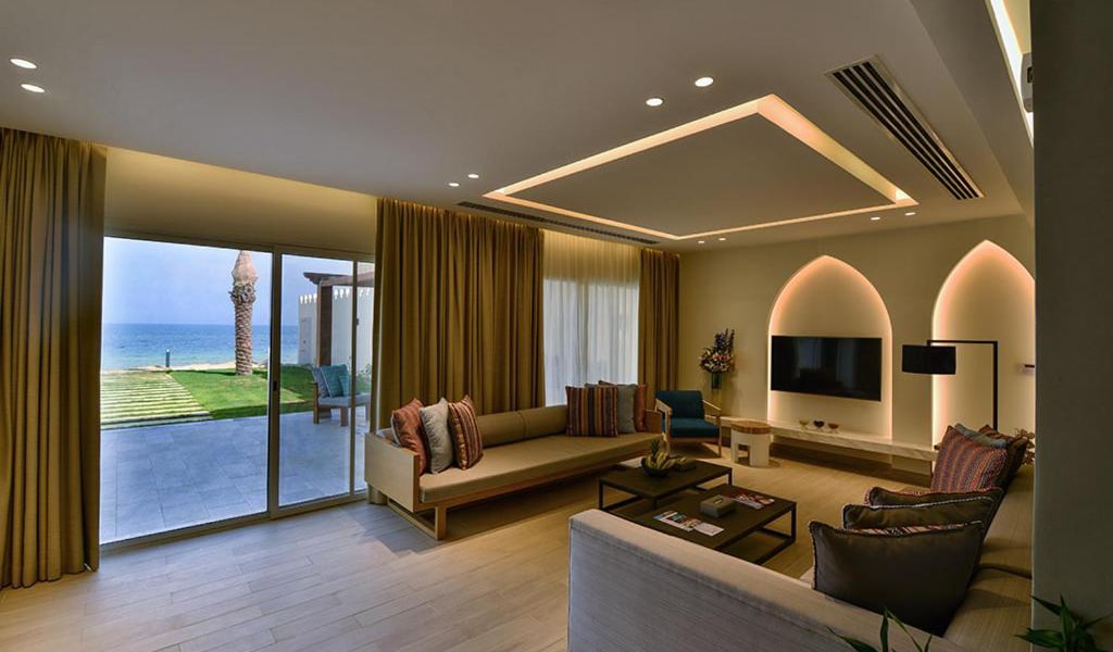 Executive 4 Bedroom Villa with Sea View - Families Only 