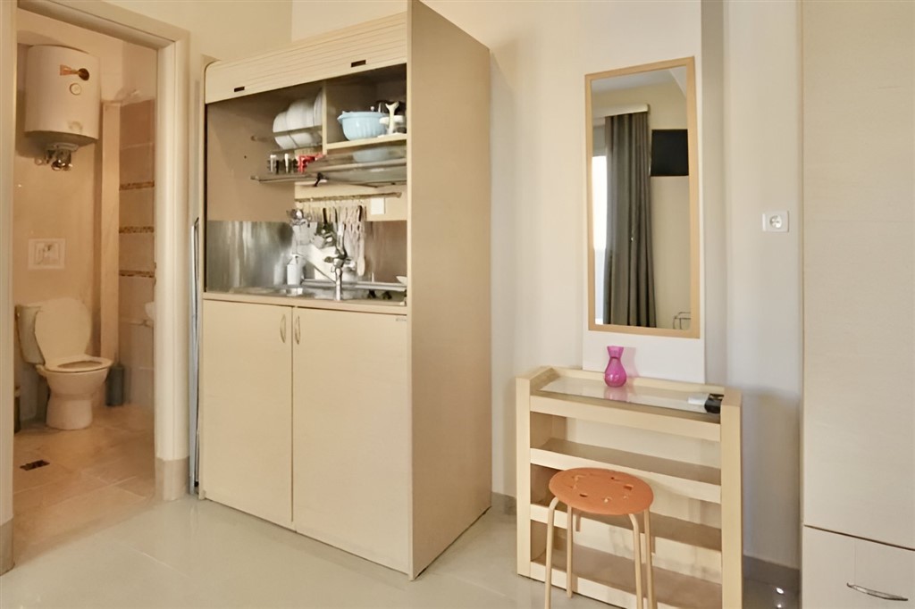 Family Studio A/C