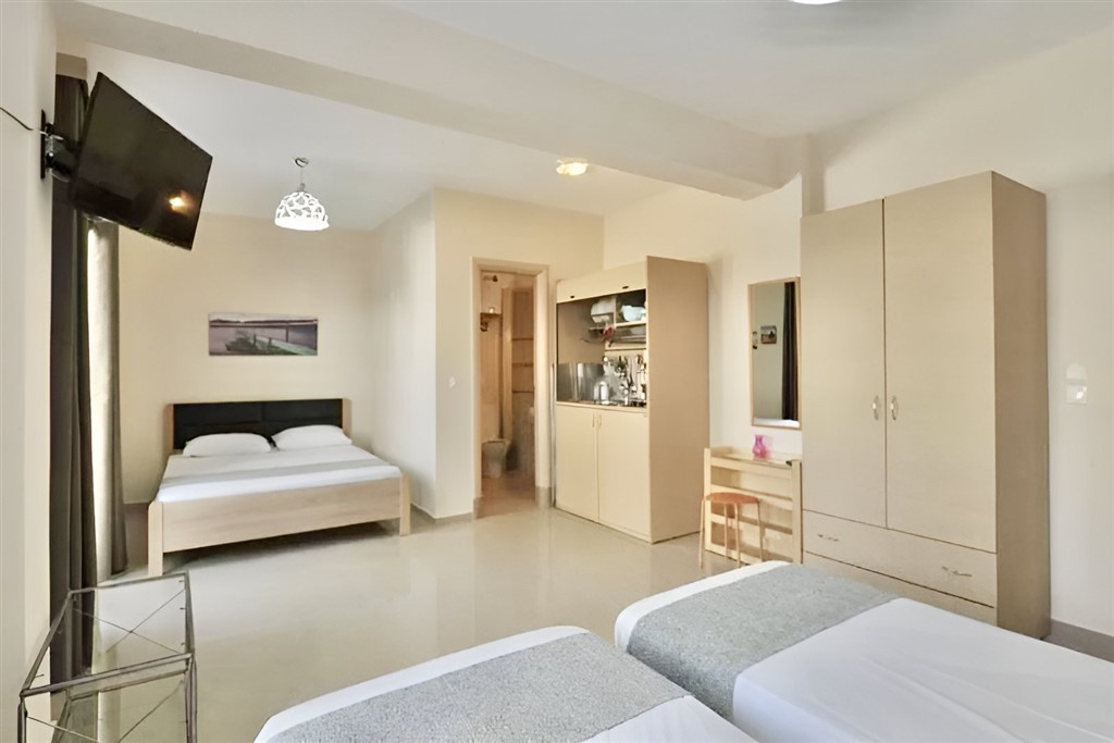 Family Studio A/C